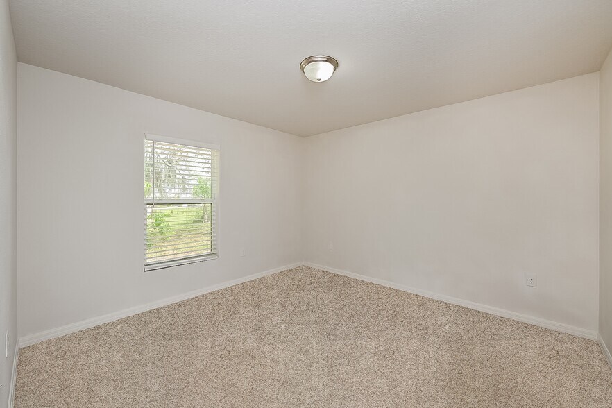 Building Photo - 26485 Wakefield Dr