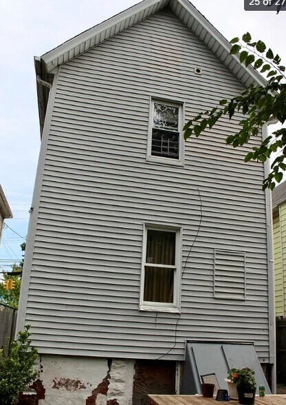Building Photo - 498 Port Richmond Ave