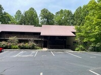 Building Photo - COZY & CONVENIENT!!!!