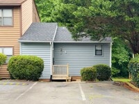 Building Photo - One bedroom, 1 bath condo in Durham