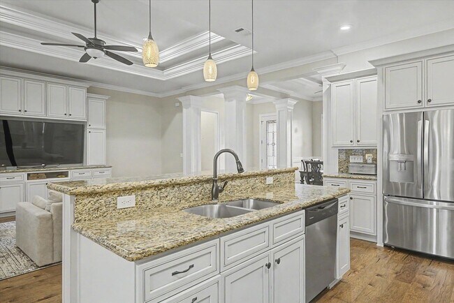 Building Photo - 7492 Sunny Mariana Ct
