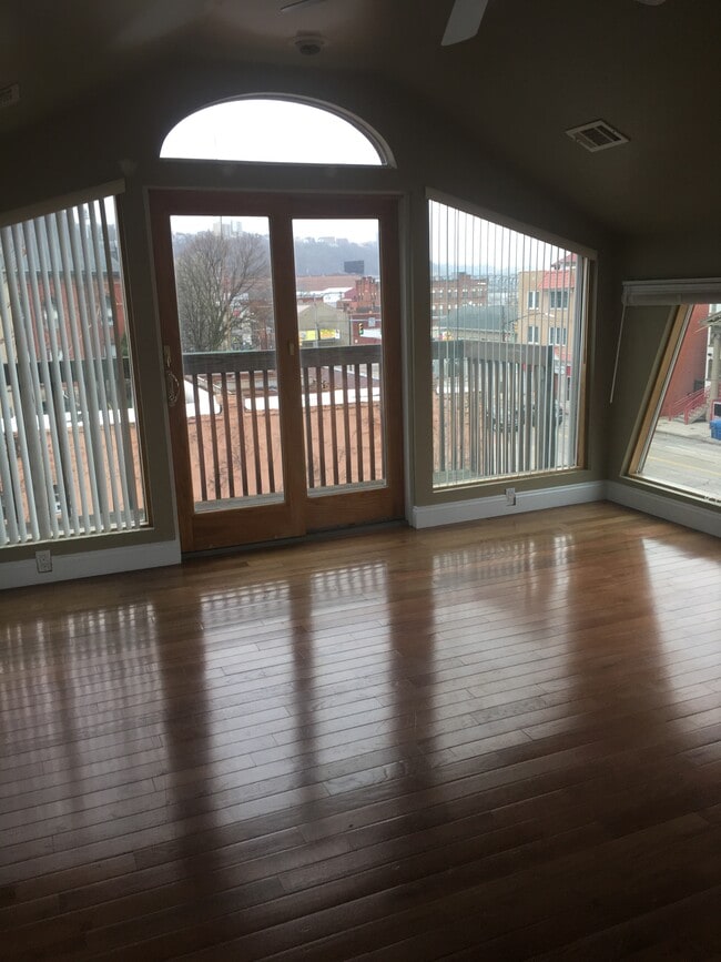 Building Photo - 68 S 11th St