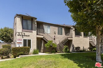 Building Photo - 2345 Highbury Ave