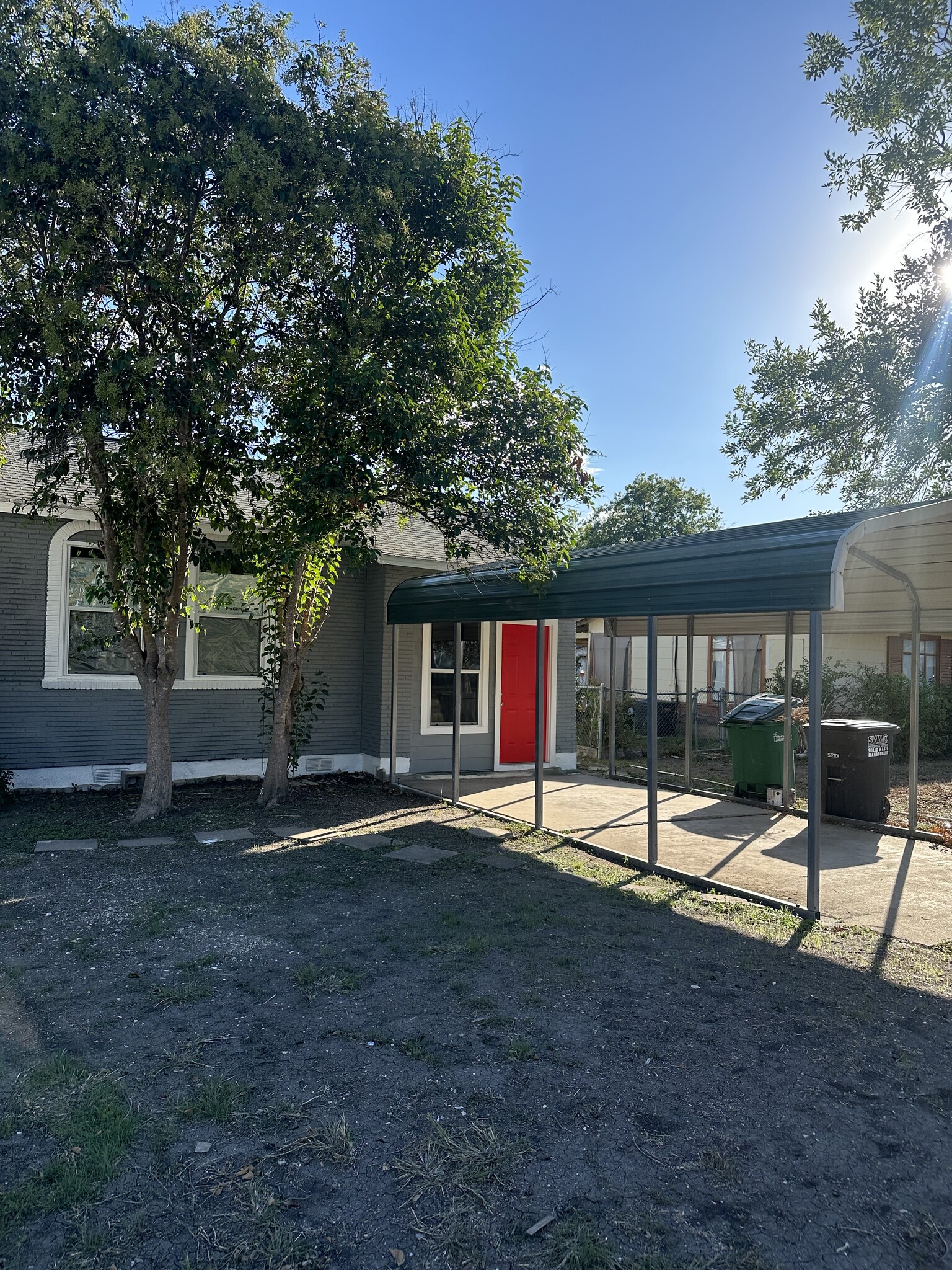 Building Photo - 606 John Page Dr