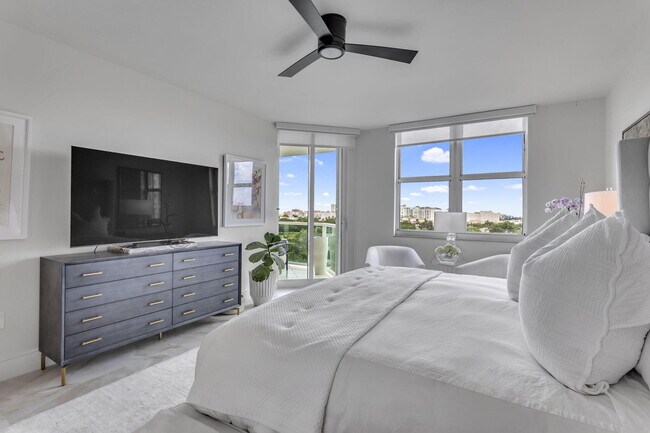 Building Photo - 500 SE Mizner Blvd