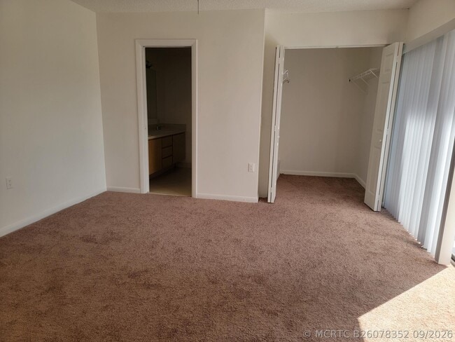 Building Photo - 588 Green Springs Pl