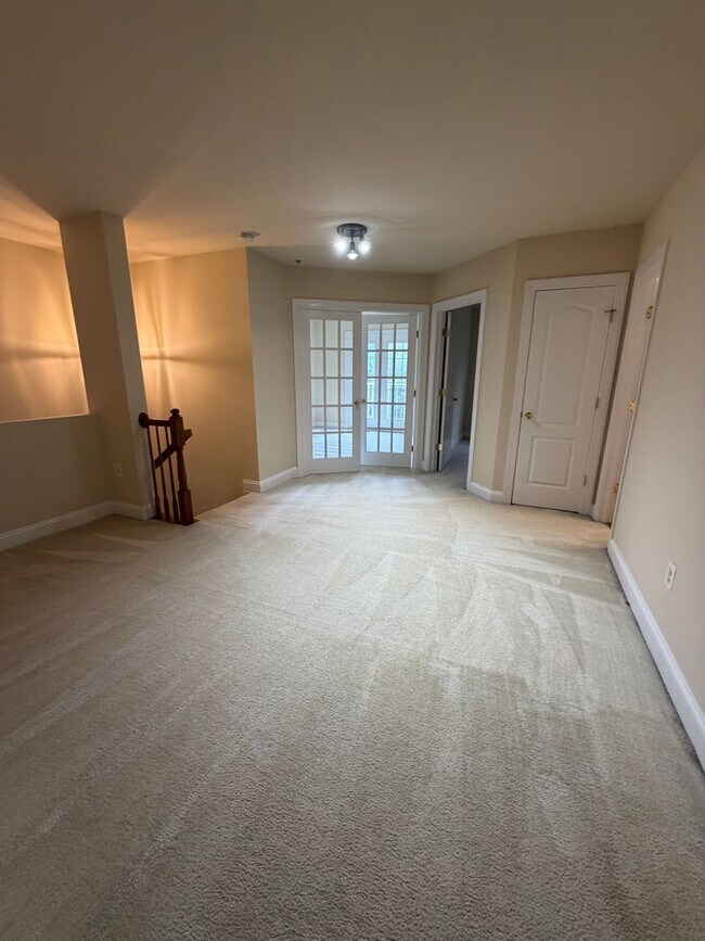 Building Photo - 908 Orchard Ridge Dr