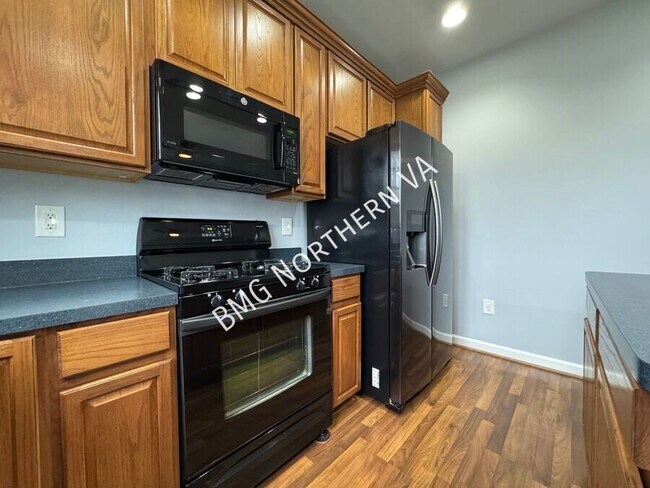 Building Photo - 10673 General Kirkland Dr