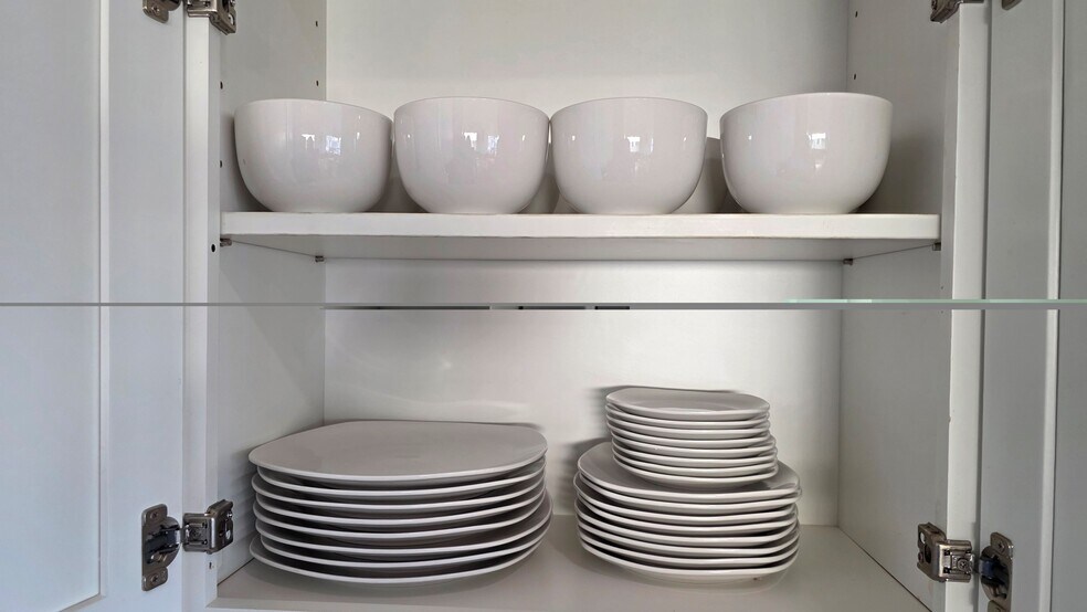 Building Photo - 1588 Alki Ave SW