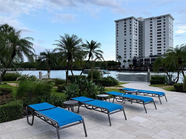 Building Photo - 888 Intracoastal Dr