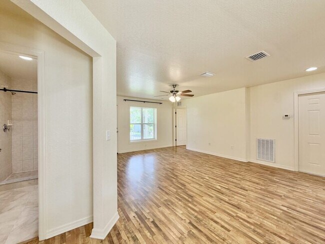 Building Photo - 630 Mac Crillus Rd