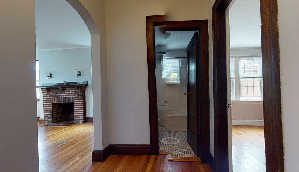 Apt 29 - 113 College Ave