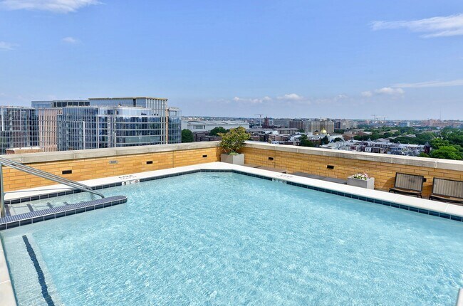 Building Photo - 475 K St NW