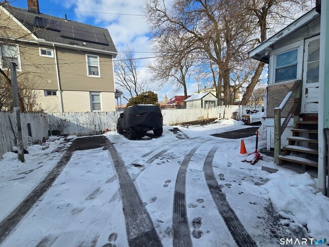 Building Photo - 102 Hanover St