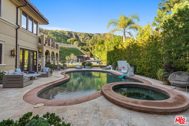 Building Photo - 17771 Cll De Palermo