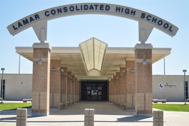 Building Photo - 607 Ellwood Terrace Ln