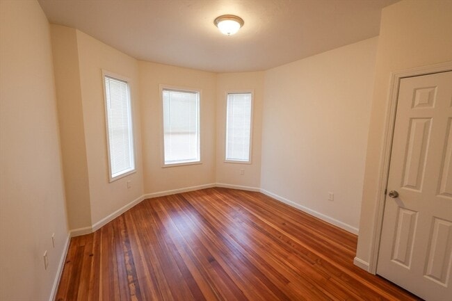 Building Photo - 127 Intervale St