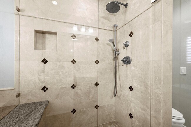 Building Photo - 2547 Orange Ave