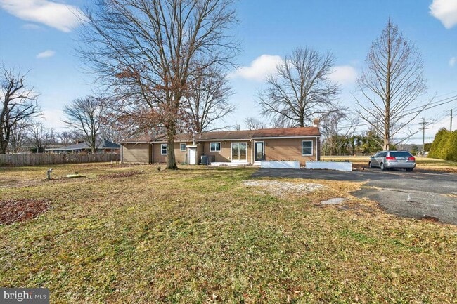 Building Photo - 27 Reeves Station Rd