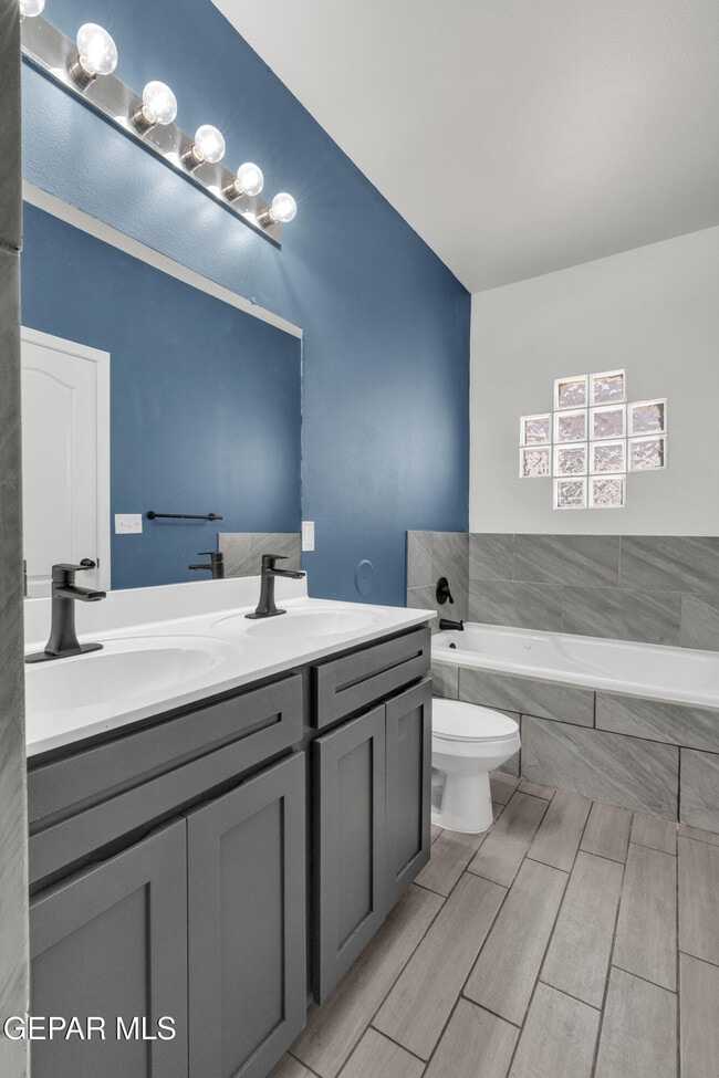Building Photo - 2420 Tierra Delmonte Dr
