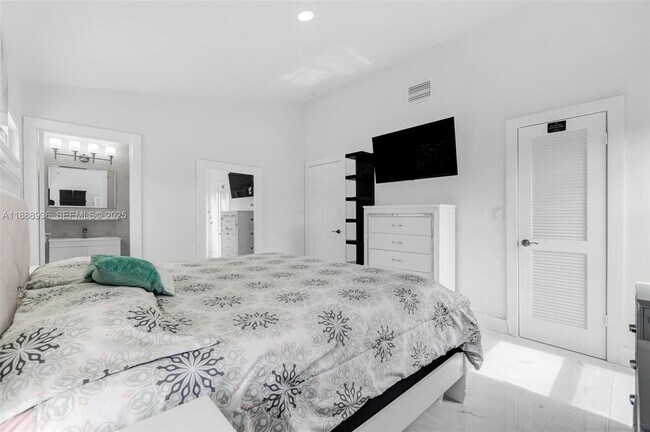 Building Photo - 8840 SW 181st Terrace