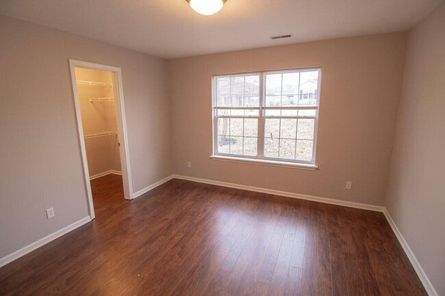 Building Photo - 1910 Harmony St