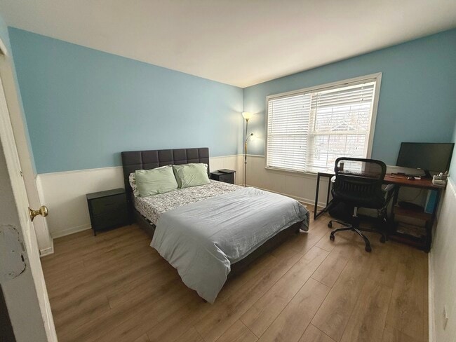 Building Photo - 2481 Oneida Ln