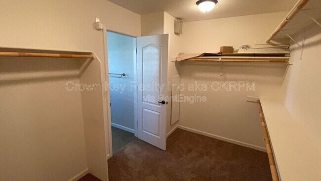 Building Photo - 172 W Viola St