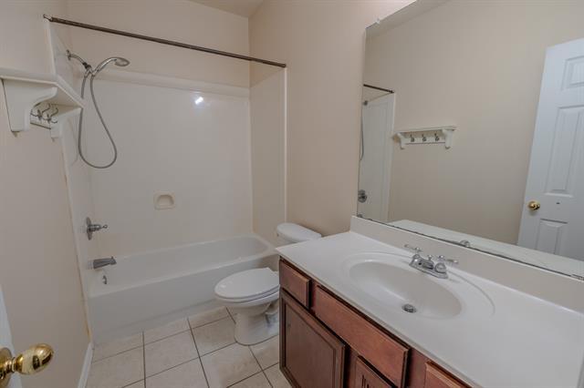Building Photo - 1607 Lake Eden Dr