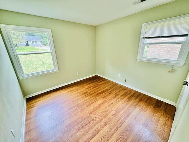 Building Photo - 4824 Farm Pond Ln