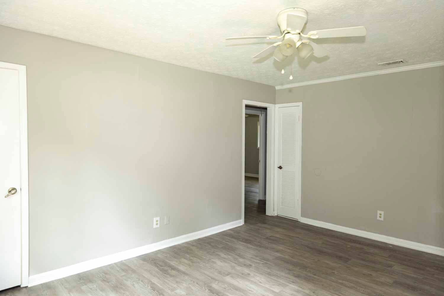 Living Room - 4801 Valley Dale Dr SW