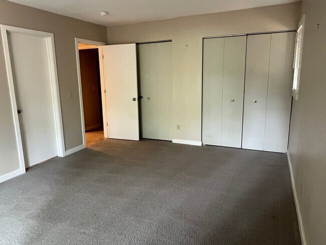 Building Photo - Unfurnished First Floor 3BR Condo in Sea Pines, Near Harbour Town!