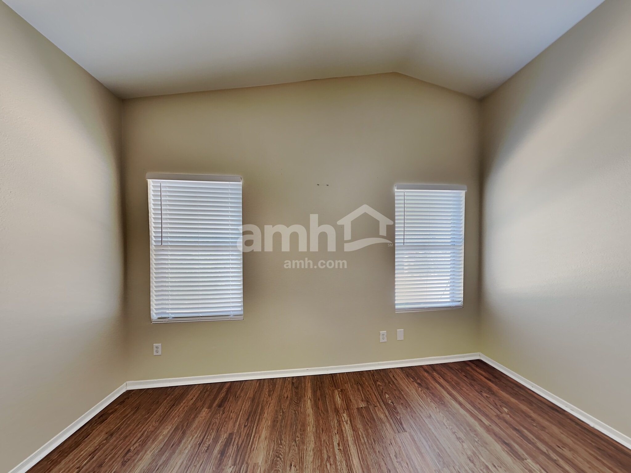 Building Photo - 7926 N 54th Dr