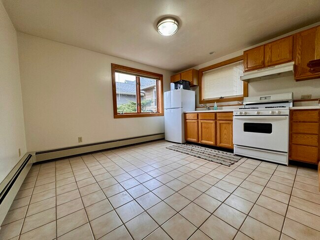 Building Photo - 5106 Card Ave