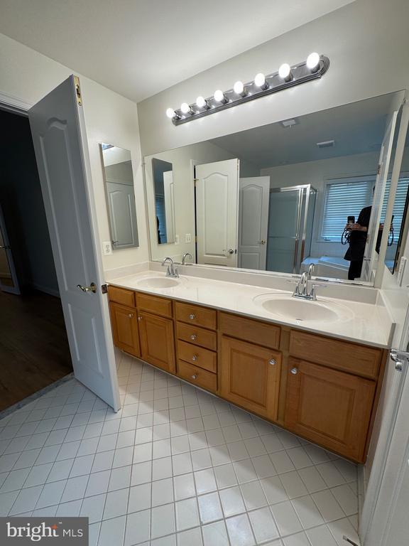 Building Photo - 4031 Quiet Creek Dr