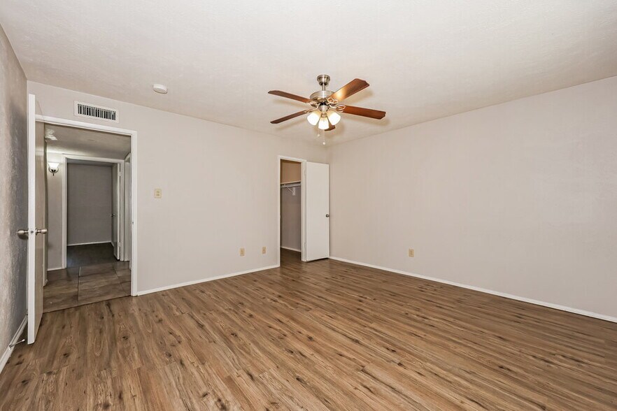 Building Photo - 6317 Sunset Rd