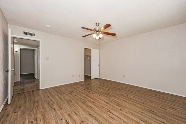 Building Photo - 6317 Sunset Rd