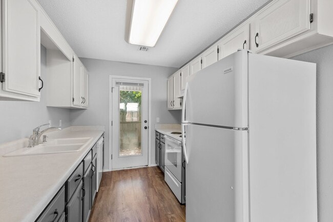 Building Photo - Great Location - 3/2 close to Downtown Bentonville!