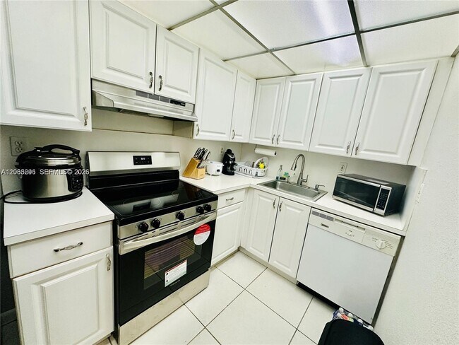 Building Photo - 17530 NW 68th Ave