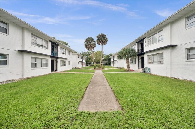 Building Photo - 316 W Howry Ave