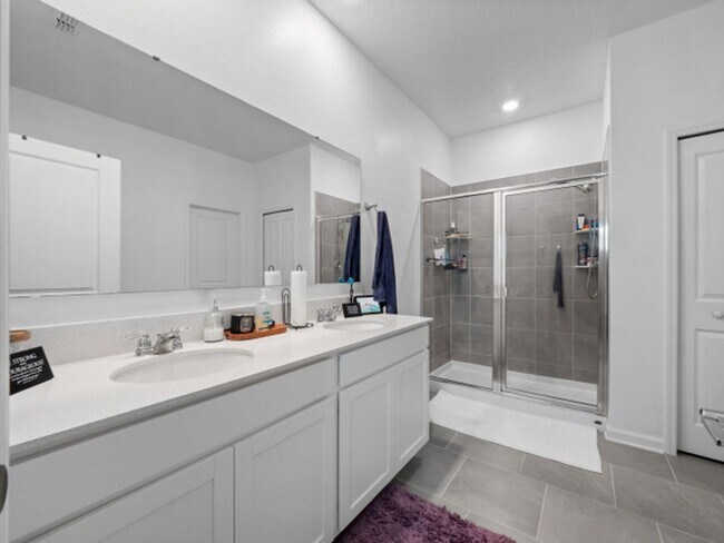 Building Photo - Listing Agent: Jose Solis, La Rosa Lake No...