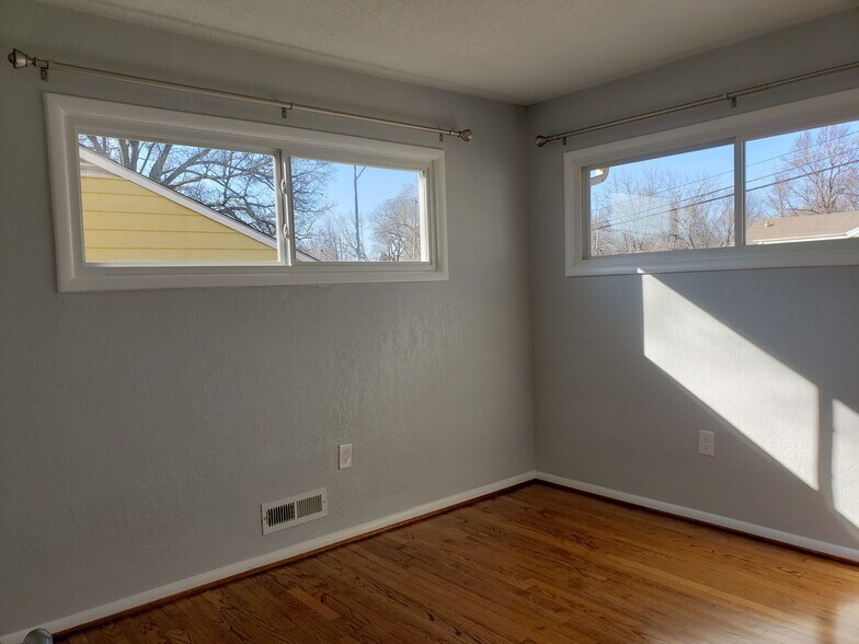 Building Photo - 7401 E 107th St