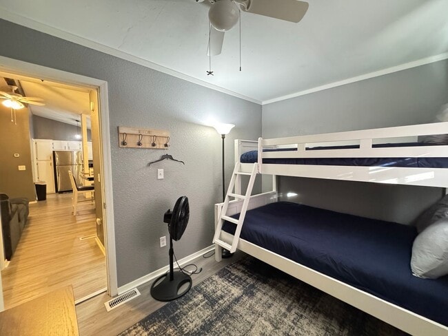 Building Photo - Home close to Casinos and River