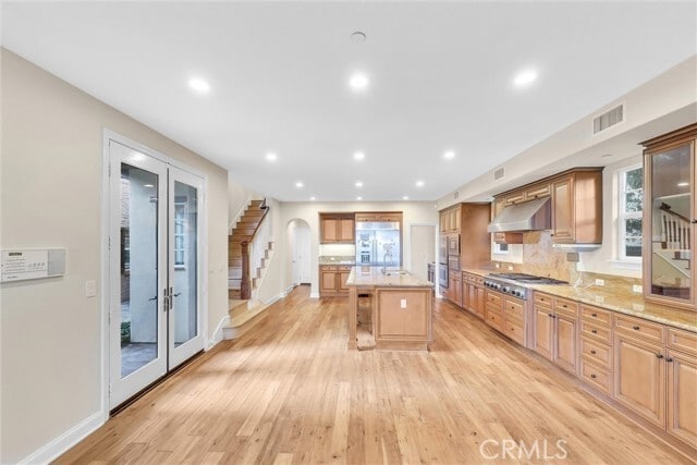 Building Photo - 31 Cezanne