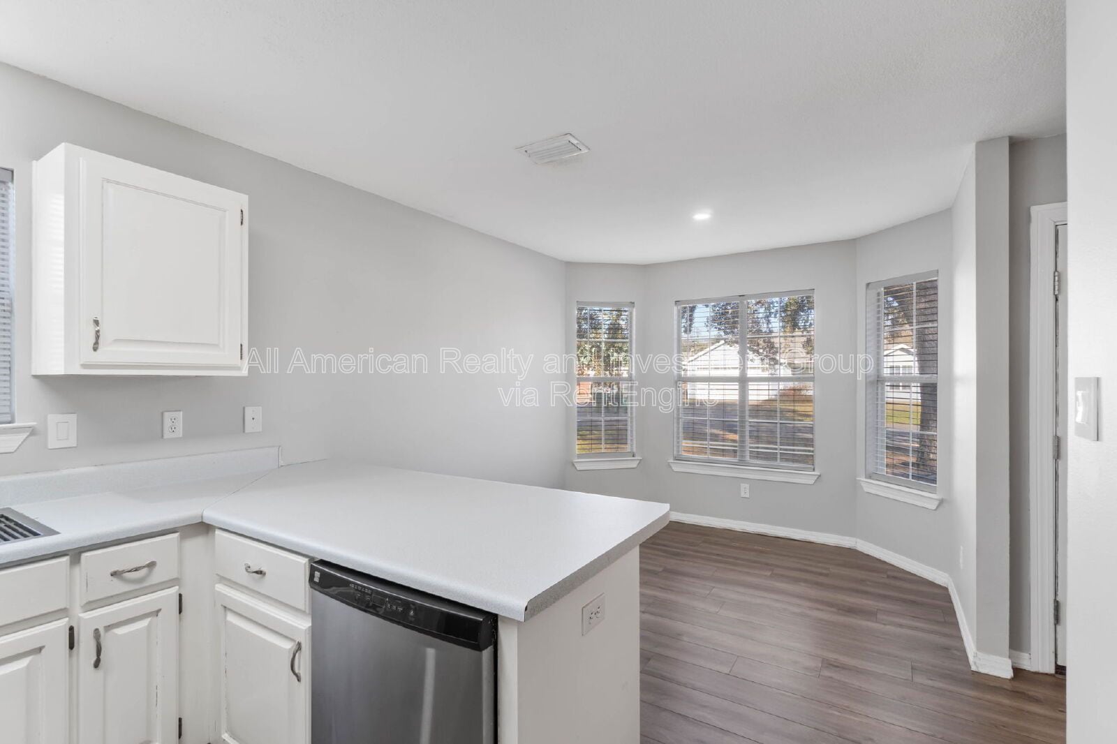 Building Photo - 908 Emily Cir