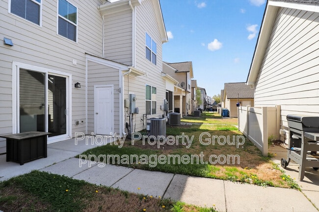 Building Photo - 1614 Pat Garrett St