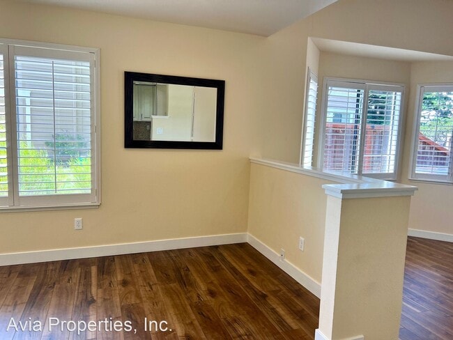 Building Photo - 2 br, 2.5 bath House - 33 Crown Circle