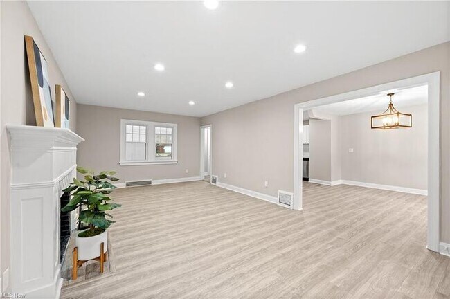 Building Photo - 3613 Cummings Rd