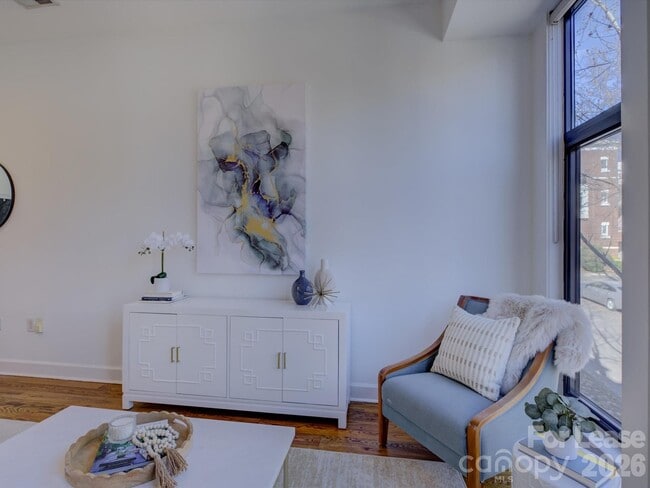 Building Photo - 636 Garden District Dr