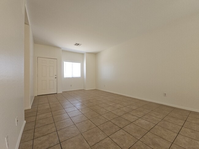 Building Photo - 2300 E Magma Rd